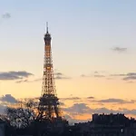 View Eiffel Tower * Париж