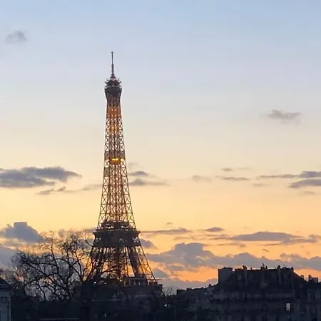 View Eiffel Tower * Paris