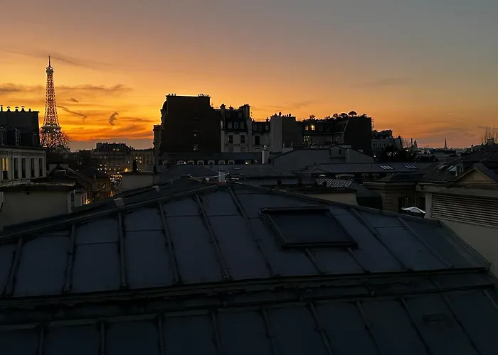 Apartment View Eiffel Tower
